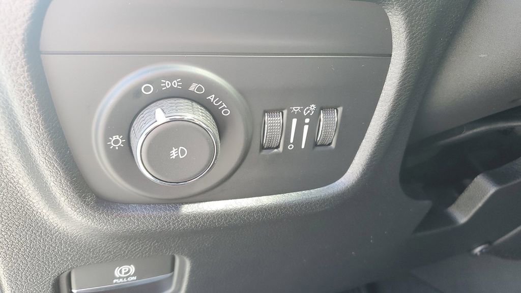 New 2025 Jeep Grand Cherokee Limited image 24