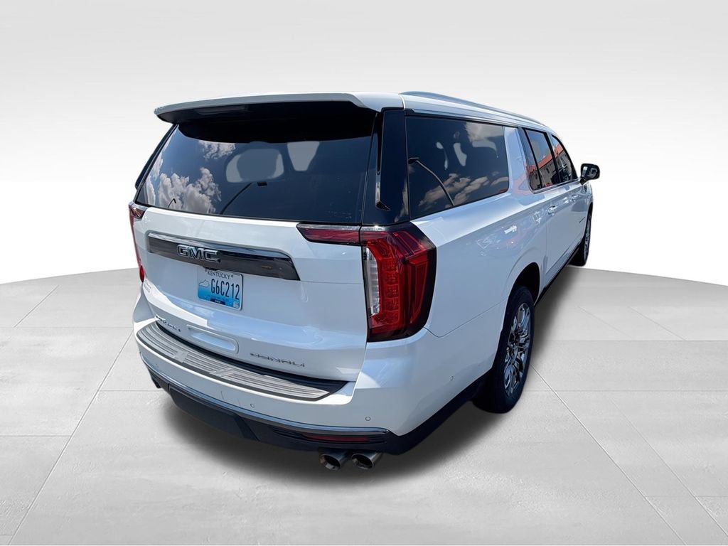 Used 2023 GMC Yukon XL Denali Ultimate AWD/4WD image 8