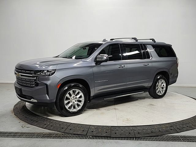 Used 2021 Chevrolet Suburban Premier w/ Premium Package AWD/4WD image 3