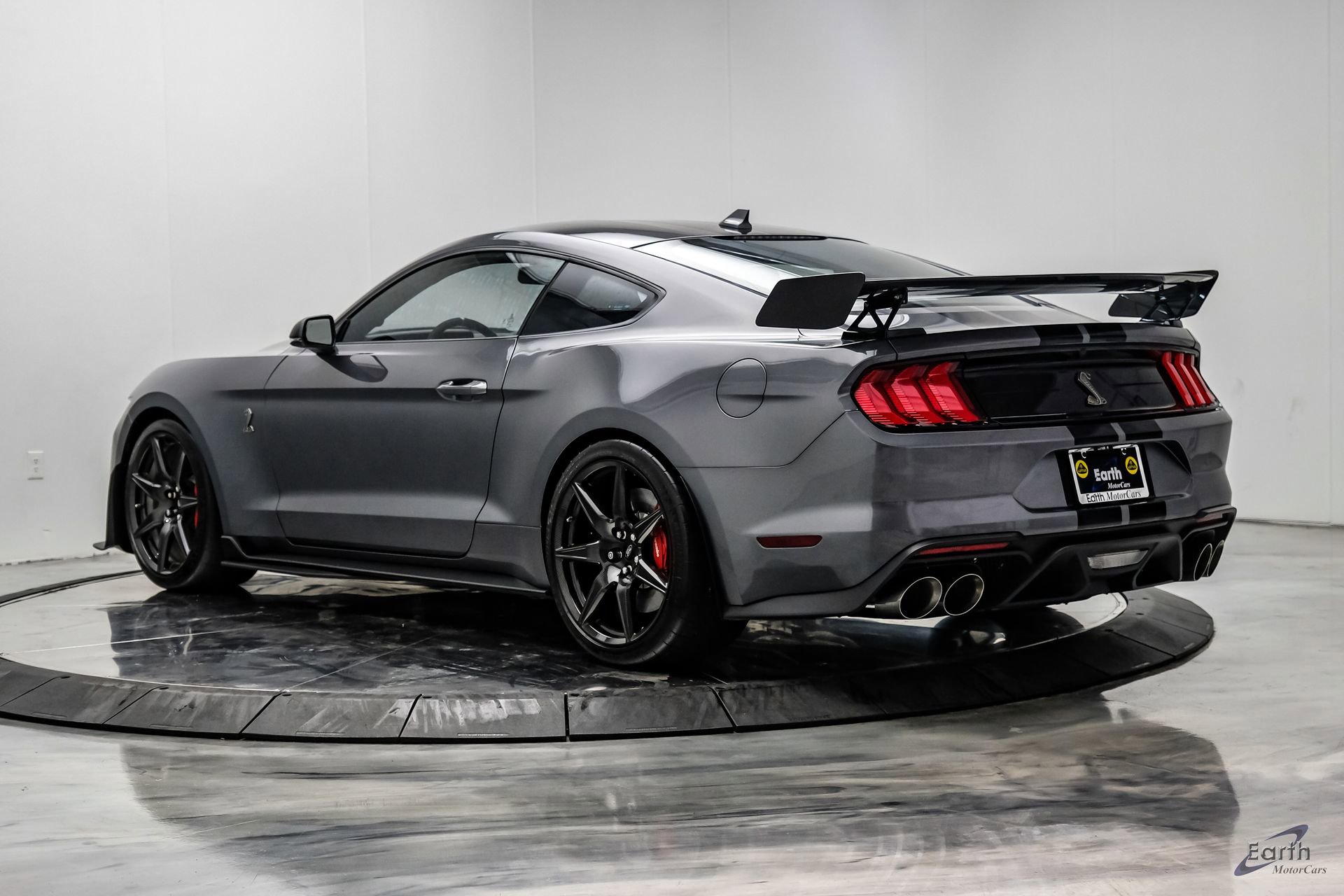 Used 2021 Ford Mustang Shelby GT500 w/ Carbon Fiber Track Pack image 10