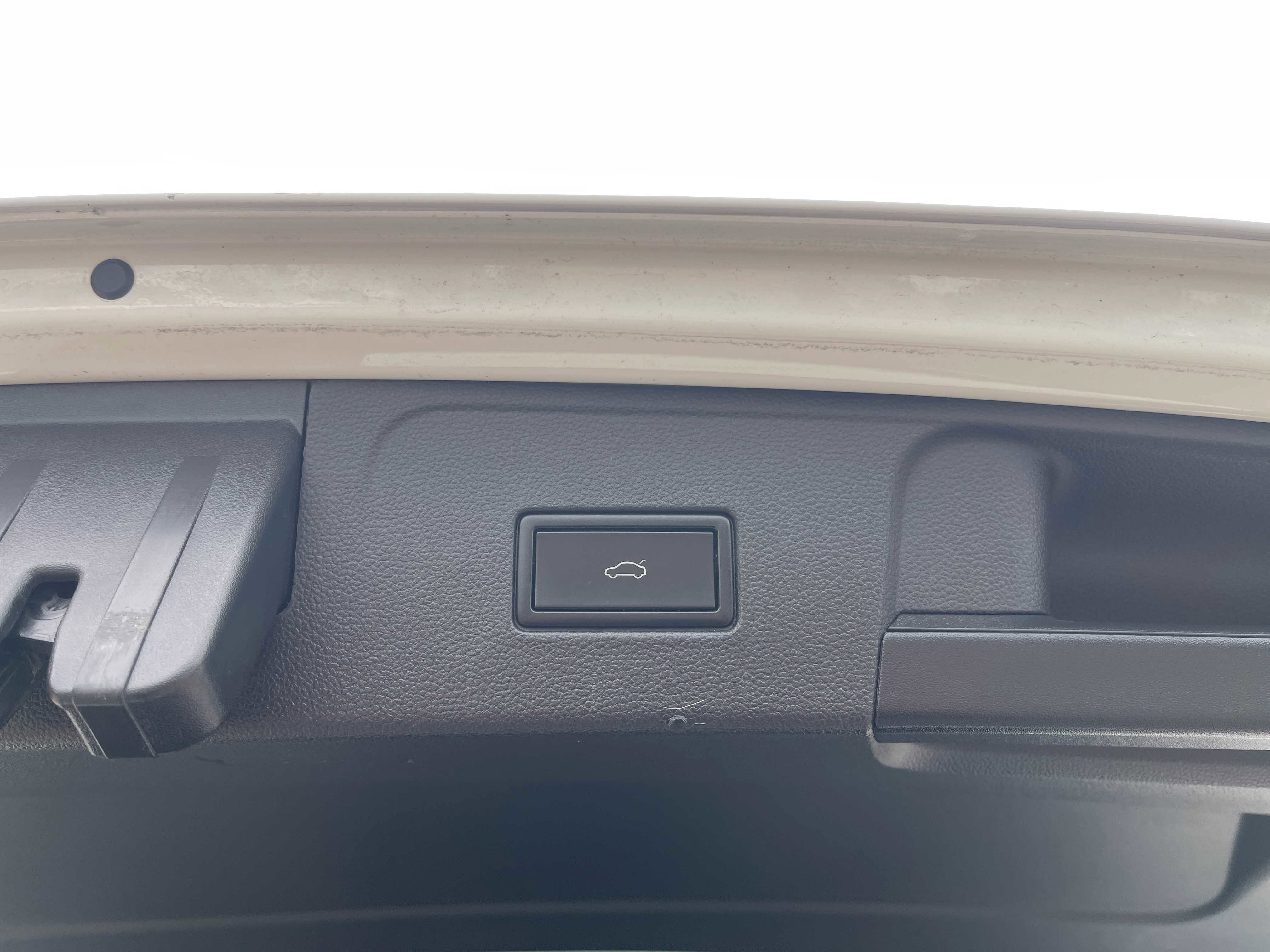 Used 2019 Volkswagen Atlas SE w/ Towing Package FWD image 11