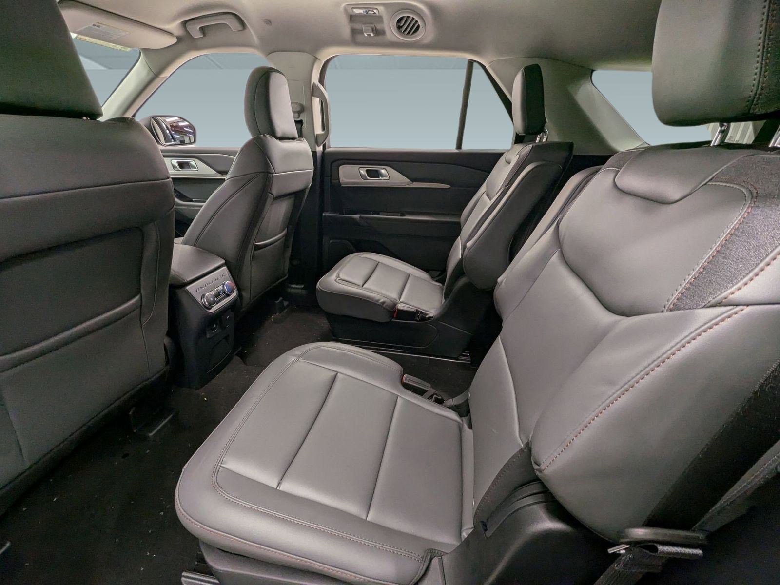 New 2026 Ford Explorer Active w/ Active Comfort Package image 19