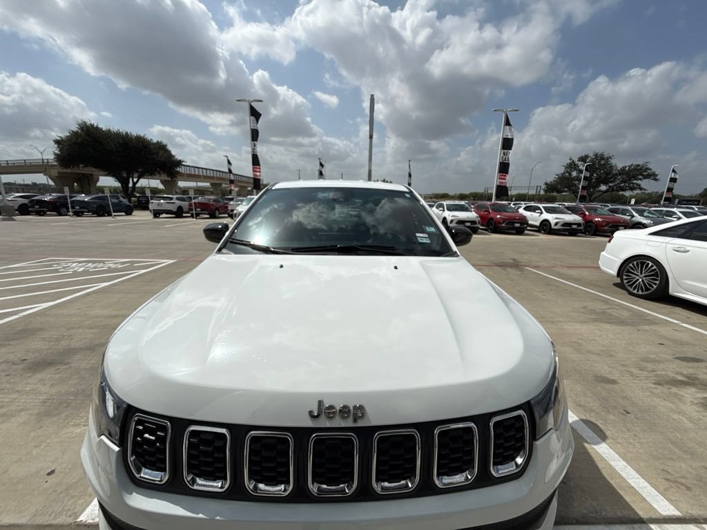 Used 2024 Jeep Compass Sport AWD/4WD image 4