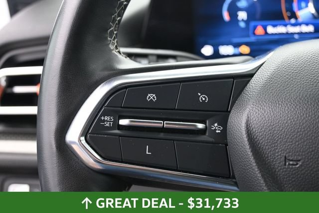 Used 2024 Chevrolet Traverse LT FWD image 34