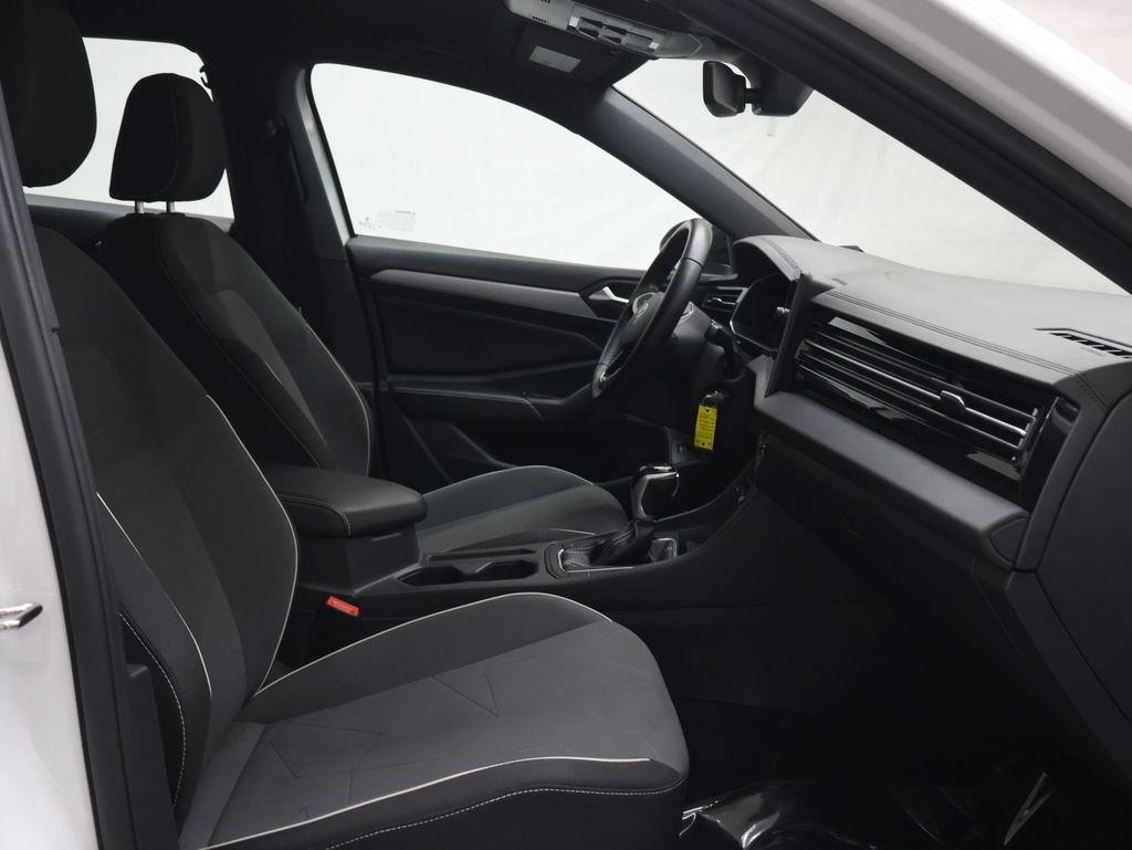 Used 2025 Volkswagen Jetta Sport FWD image 9