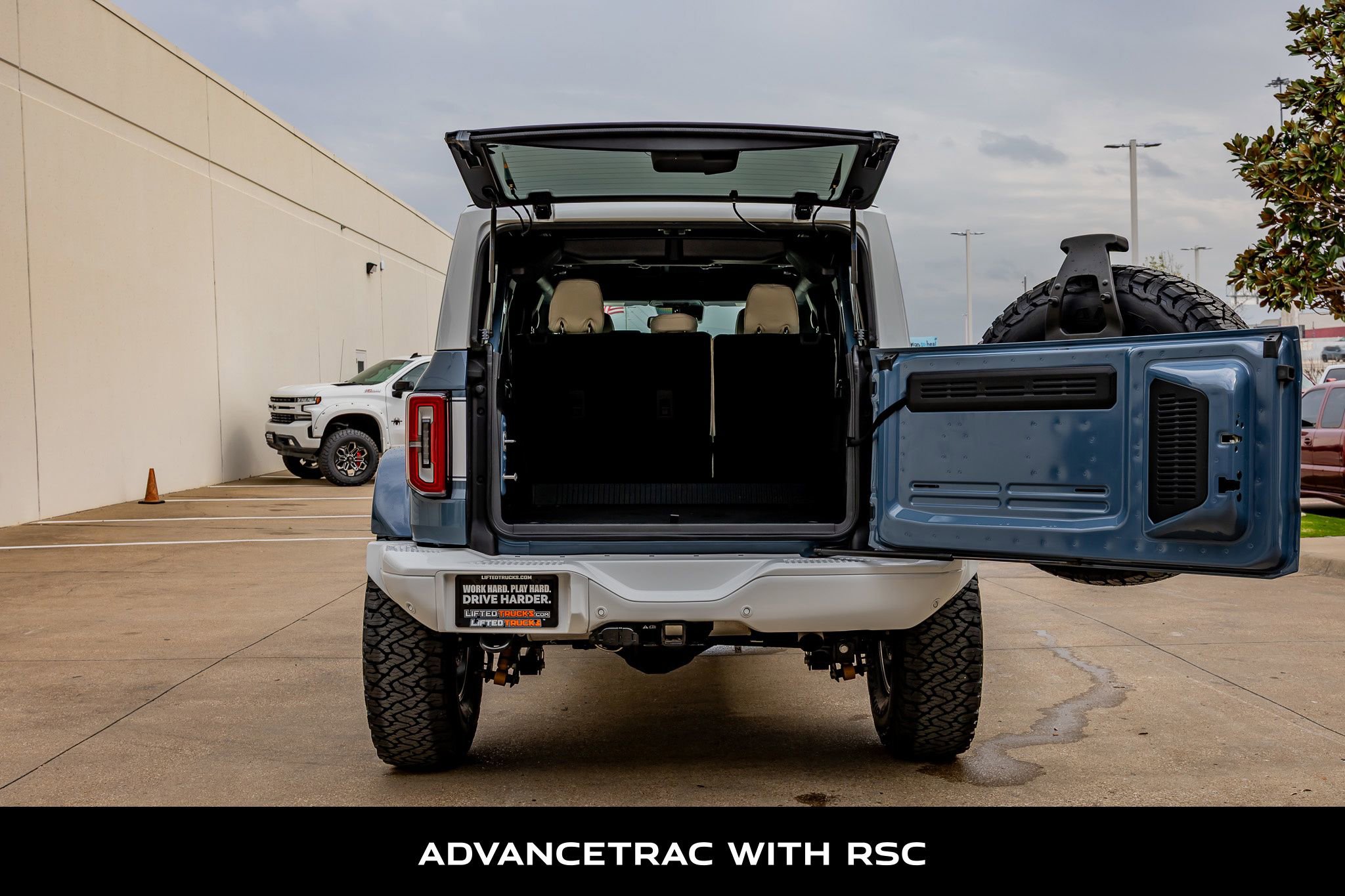 Used 2023 Ford Bronco Heritage Edition AWD/4WD image 9