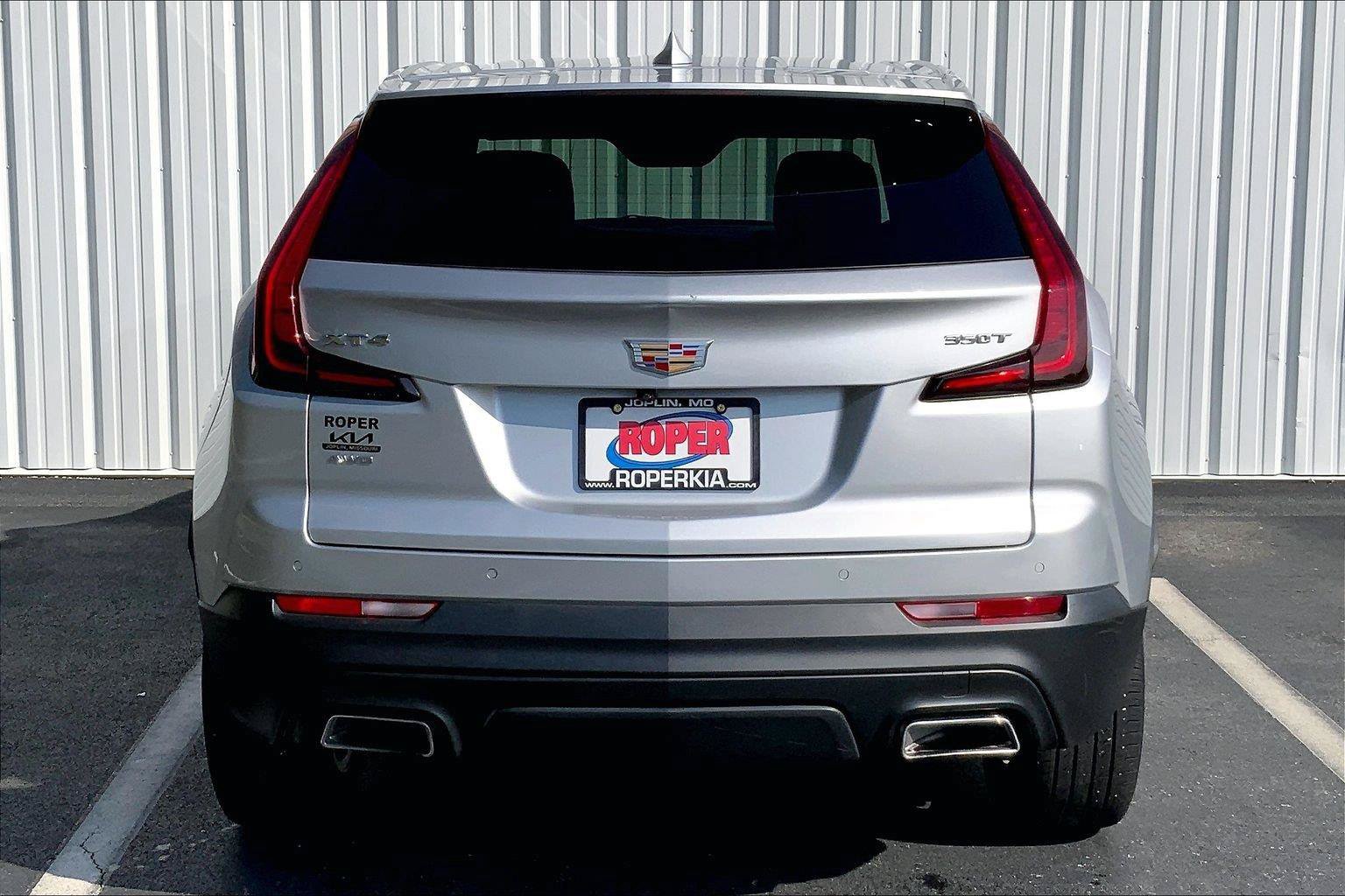 Used 2022 Cadillac XT4 Luxury w/ Cold Weather Package AWD/4WD image 3