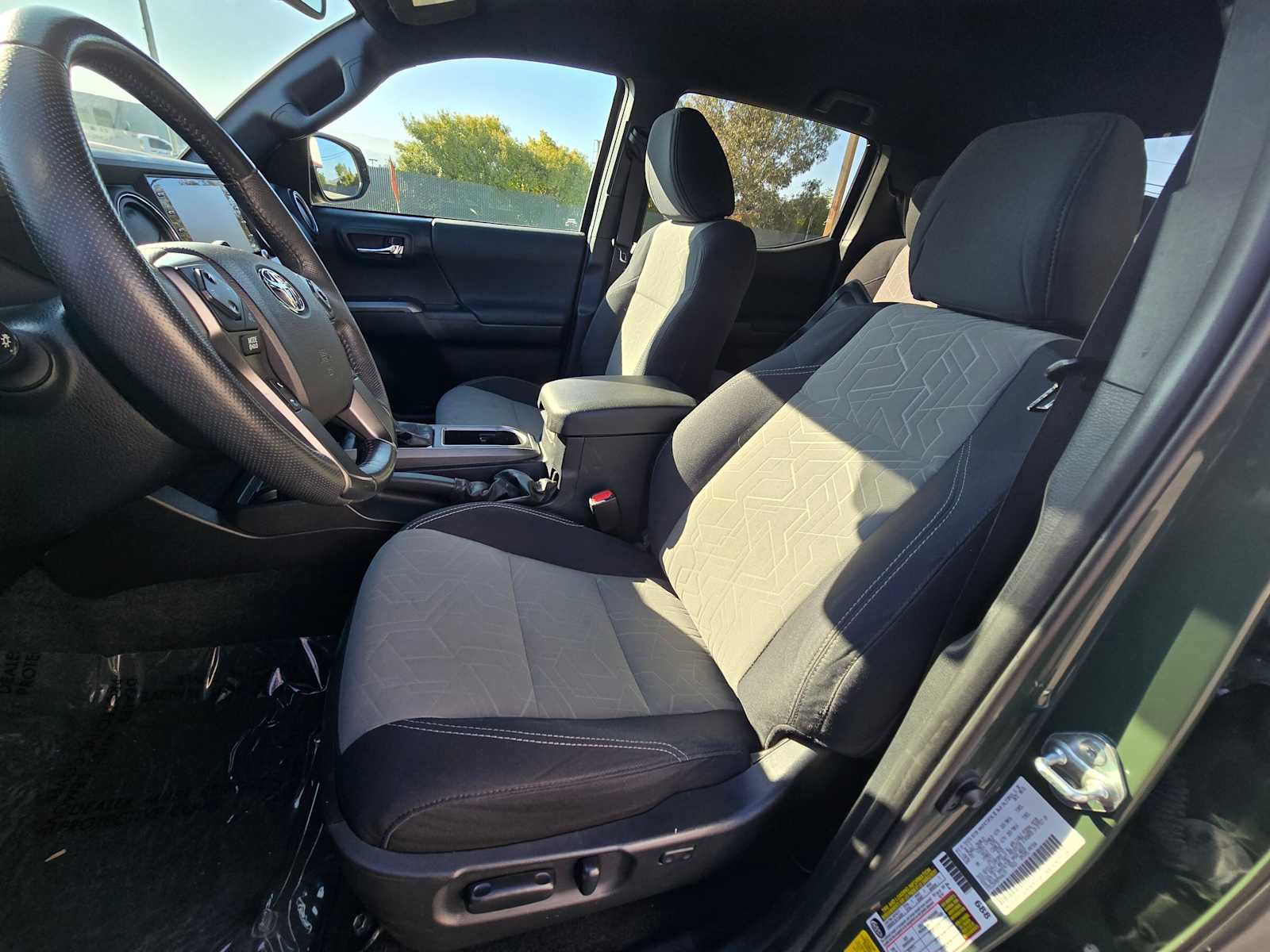 Used 2021 Toyota Tacoma TRD Off-Road image 22