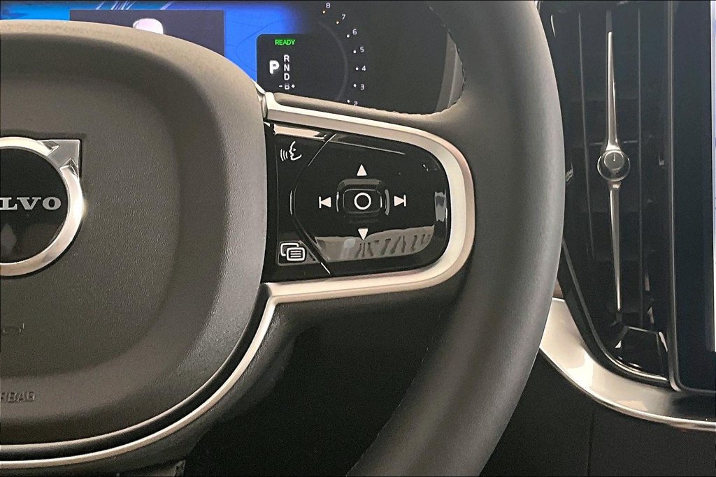 New 2026 Volvo XC90 T8 Plus w/ Protection Package Premier AWD/4WD image 17