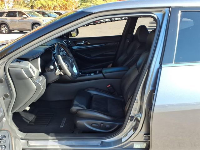 Used 2021 Nissan Maxima SR w/ Sport Mat Group FWD image 4