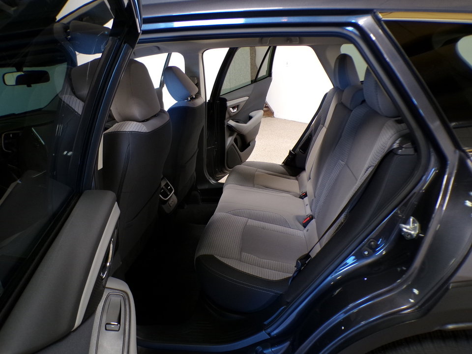 Used 2024 Subaru Outback Premium image 12