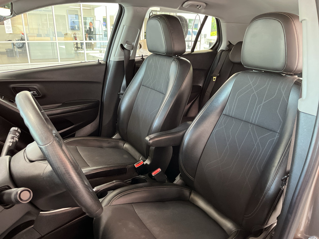 Used 2021 Chevrolet Trax LT image 12