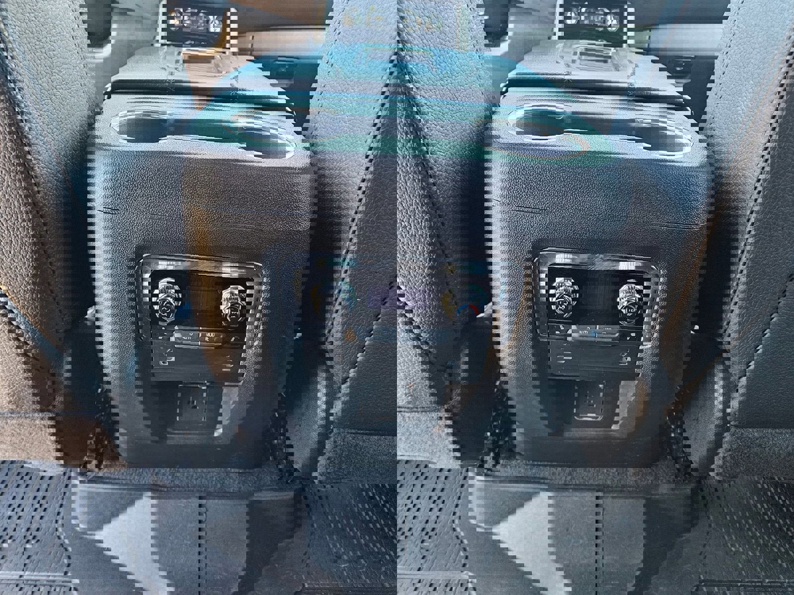 Used 2022 GMC Yukon XL Denali image 60