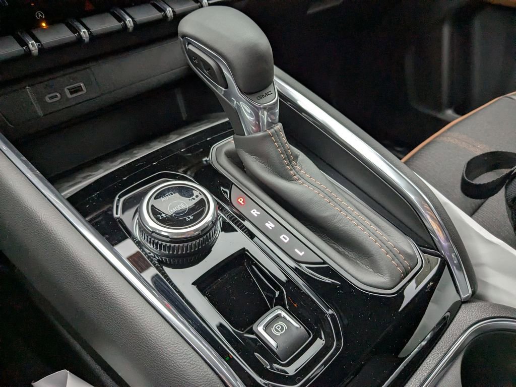 New 2026 GMC Canyon AT4 w/ LPO, Off Road Lift Package image 16