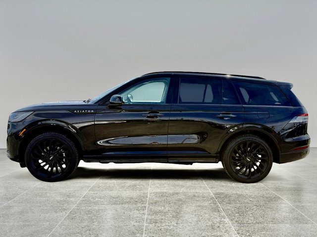 Used 2025 Lincoln Aviator Reserve w/ Jet Appearance Package image 4