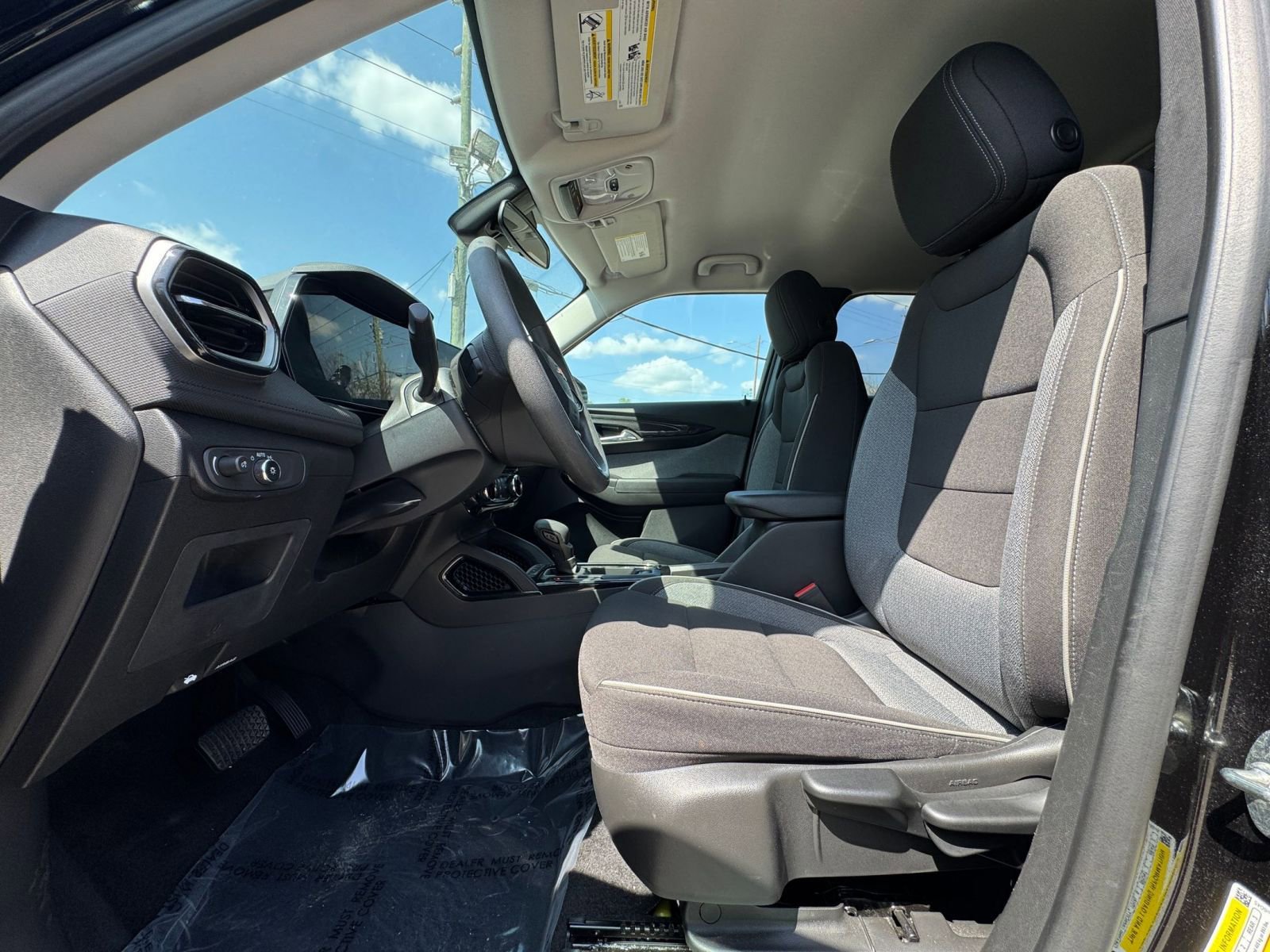 Used 2025 Chevrolet TrailBlazer LT FWD image 23