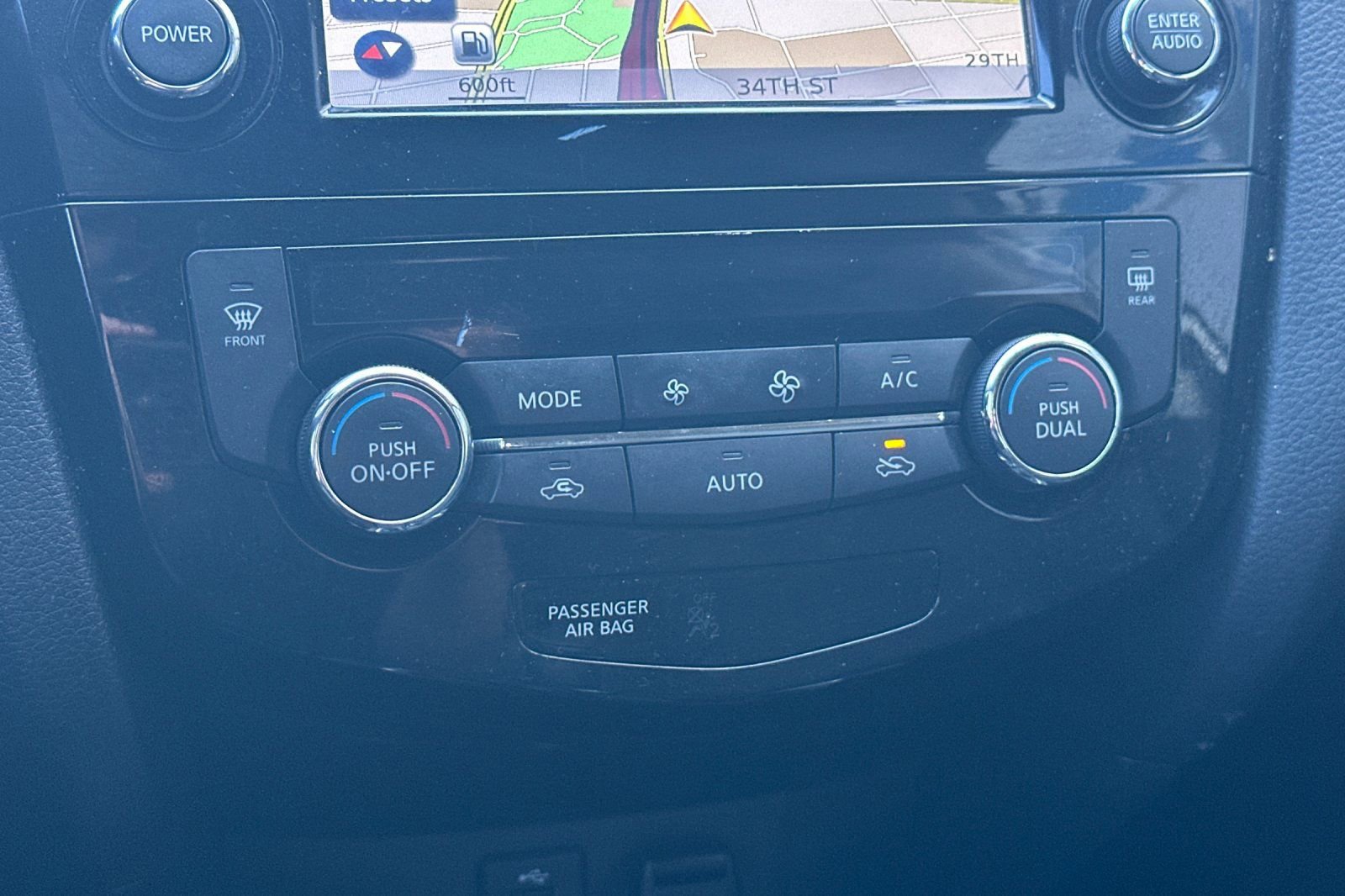 Used 2014 Nissan Rogue SV w/ SV Premium Package image 26