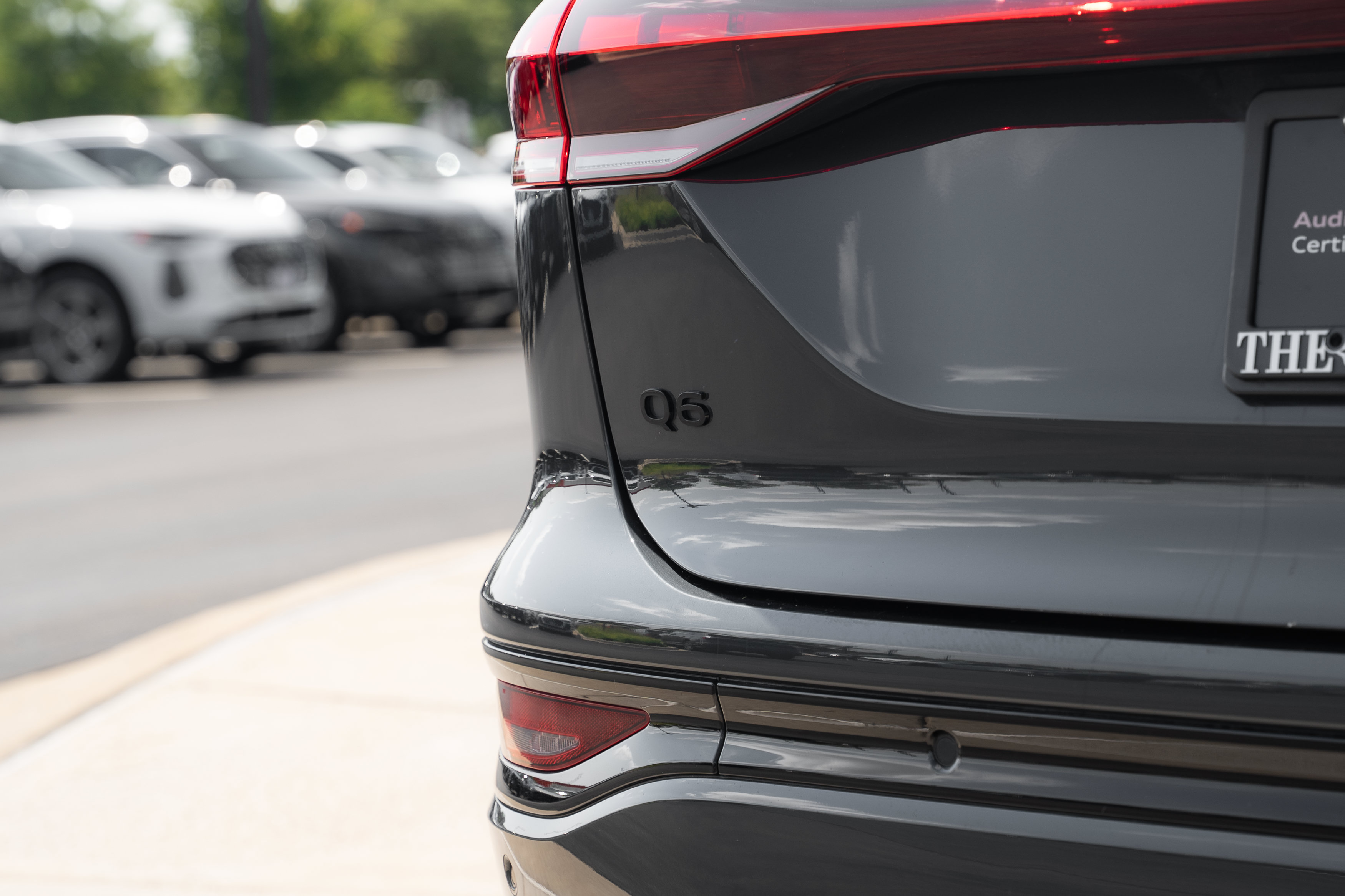 Certified 2025 Audi Q6 e-tron Premium Plus w/ Premium Plus AWD/4WD image 28