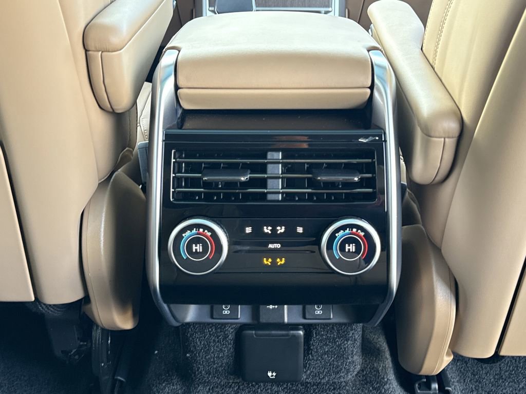 New 2026 Land Rover Range Rover Long Wheelbase SE image 20