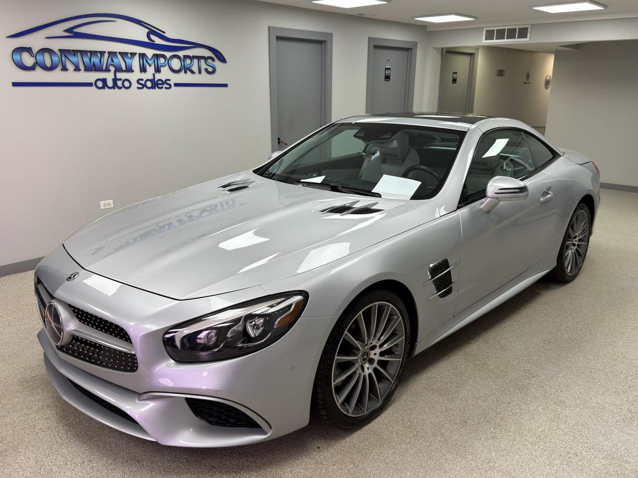 Used 2018 Mercedes-Benz SL 550 image 3