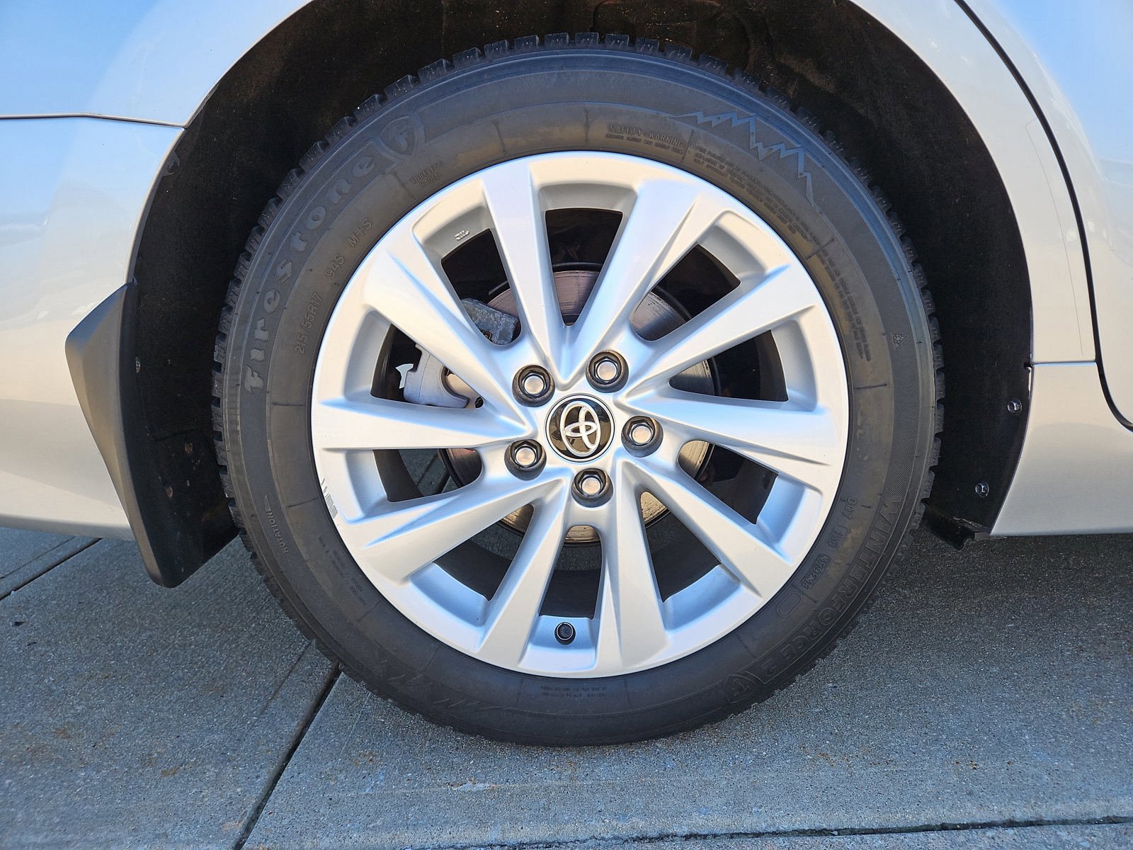 Used 2023 Toyota Camry LE FWD image 4