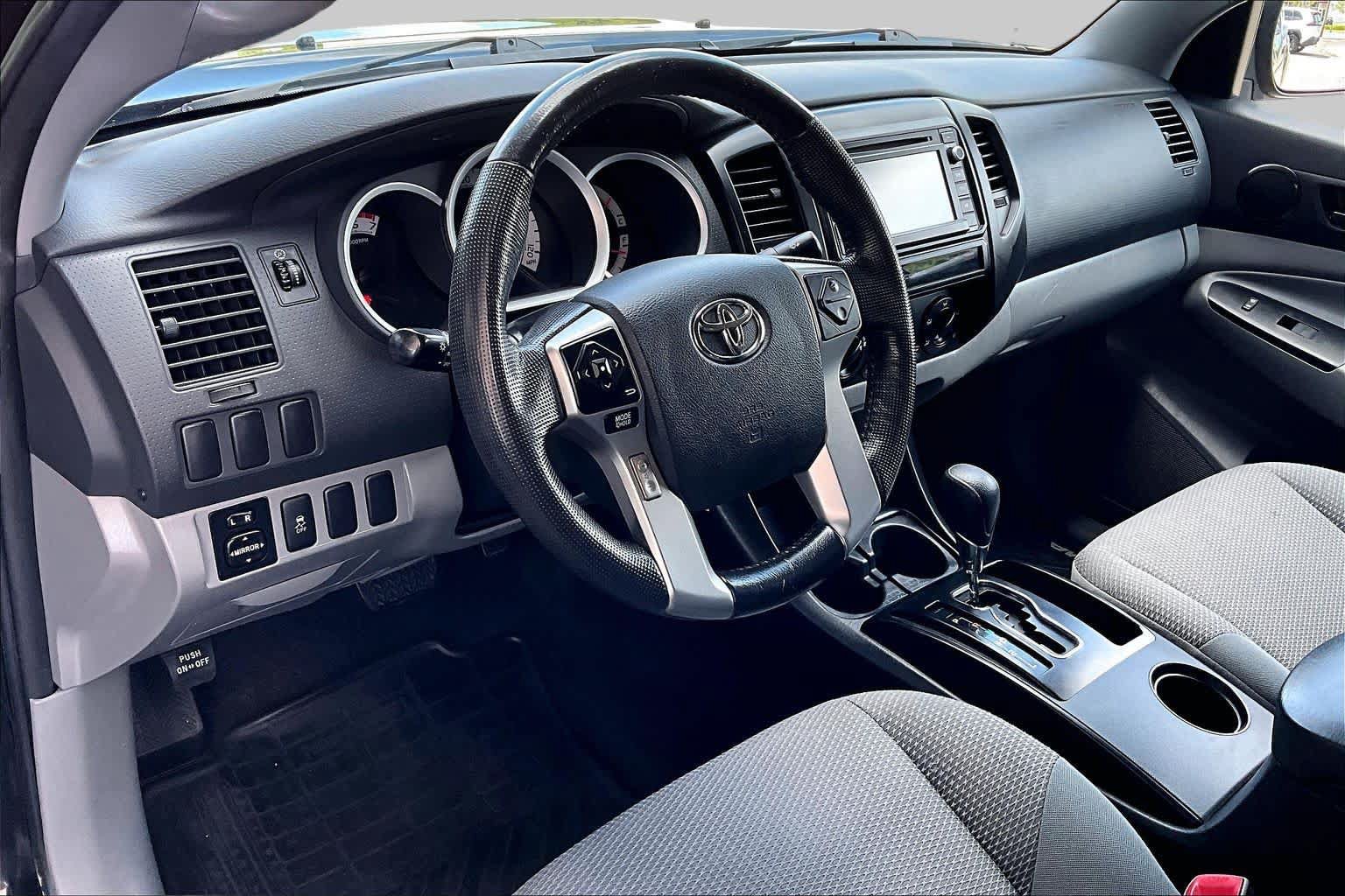 Used 2015 Toyota Tacoma 2WD Access Cab w/ Convenience Package image 17