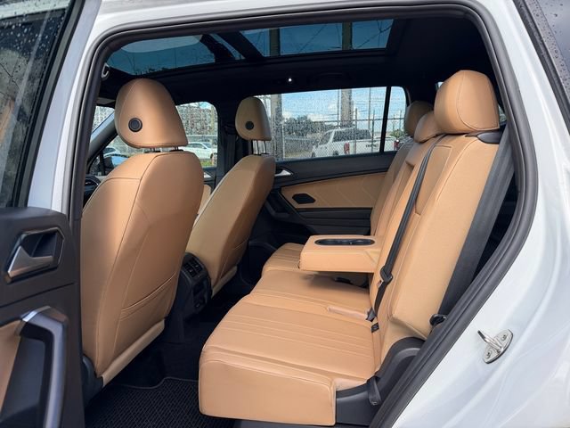 Certified 2023 Volkswagen Tiguan SE R-Line FWD image 11