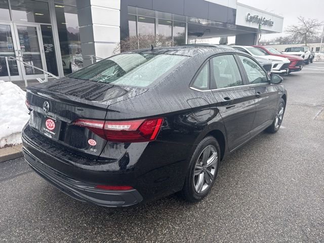 Used 2024 Volkswagen Jetta SE image 8