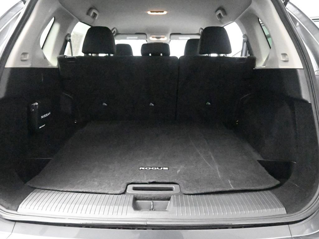 Used 2024 Nissan Rogue S image 24