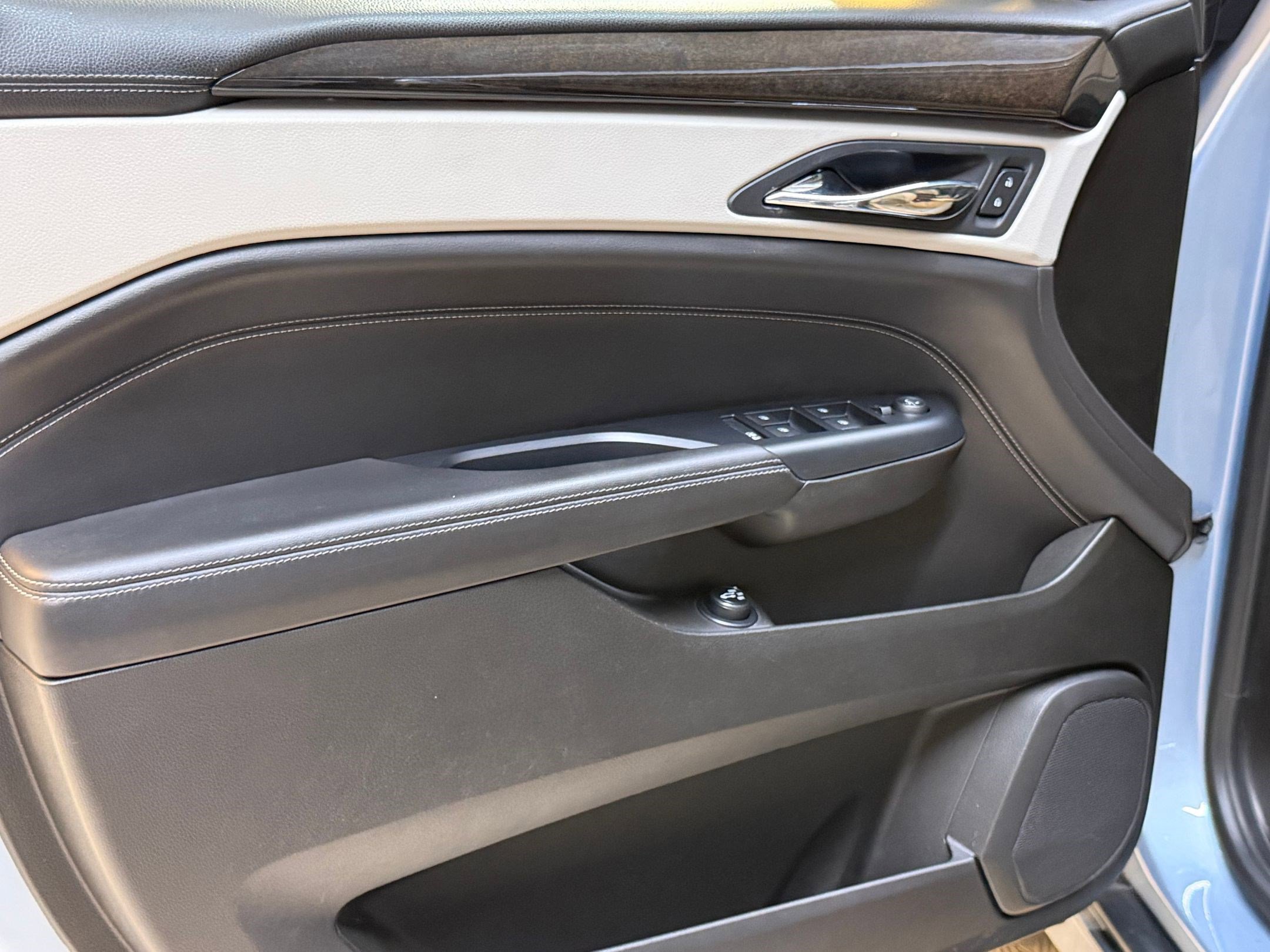 Used 2013 Cadillac SRX Performance w/ Driver Awareness Package image 13