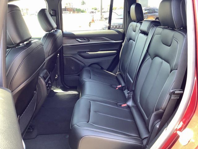 New 2025 Jeep Grand Cherokee Limited w/ Trailer Tow Package image 25