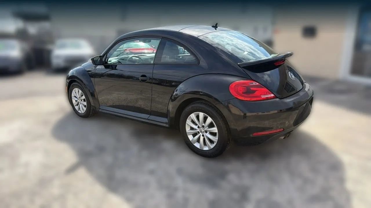 Used 2015 Volkswagen Beetle 1.8T FWD image 4