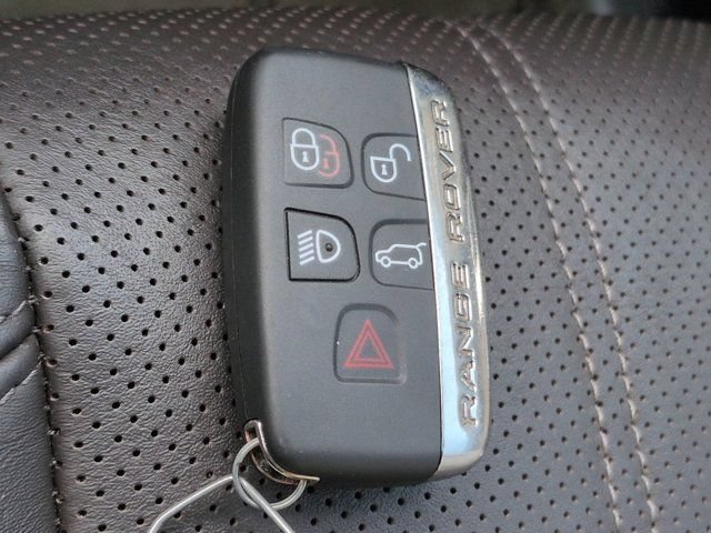 Used 2016 Land Rover Range Rover HSE AWD/4WD image 30
