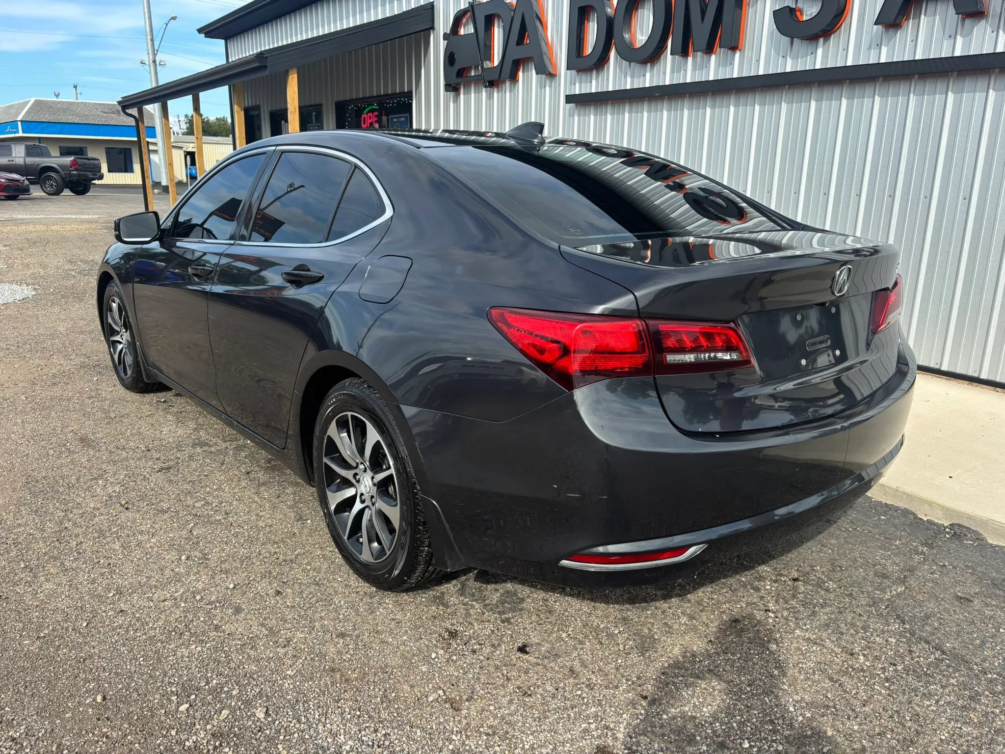 Used 2015 Acura TLX w/ Technology Package FWD image 3
