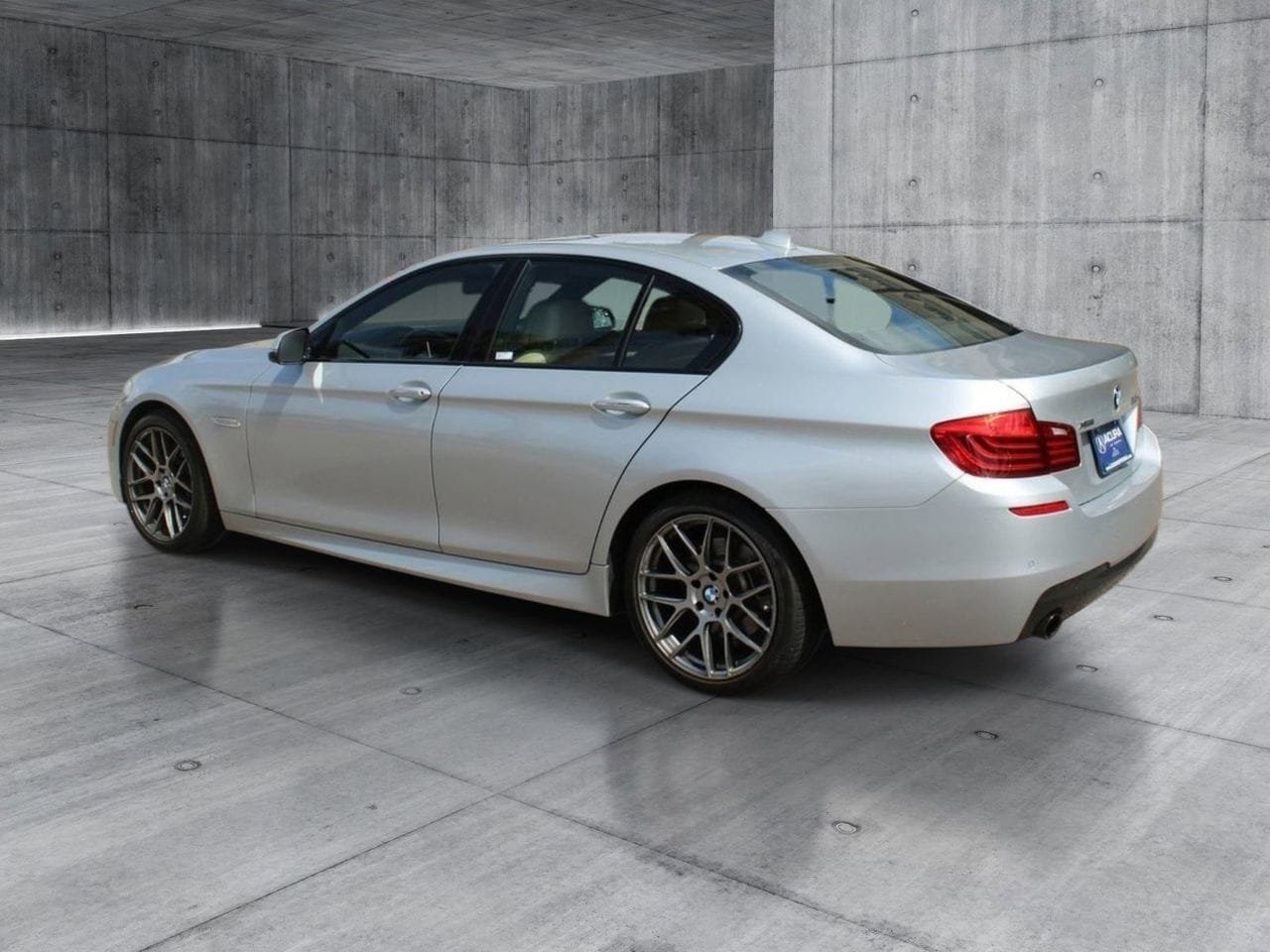 Used 2015 BMW 535i xDrive Sedan AWD/4WD image 3