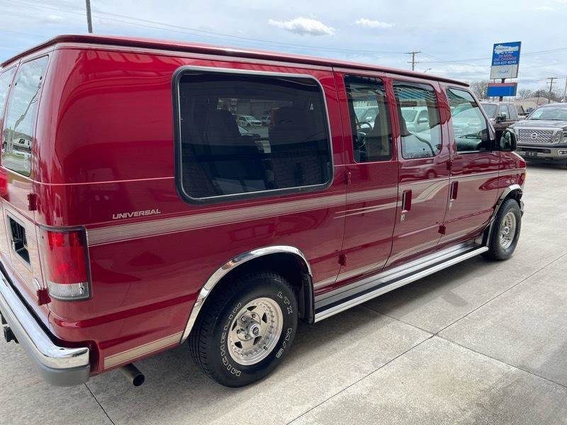 Used 1999 Ford E-150 and Econoline 150 RWD image 9