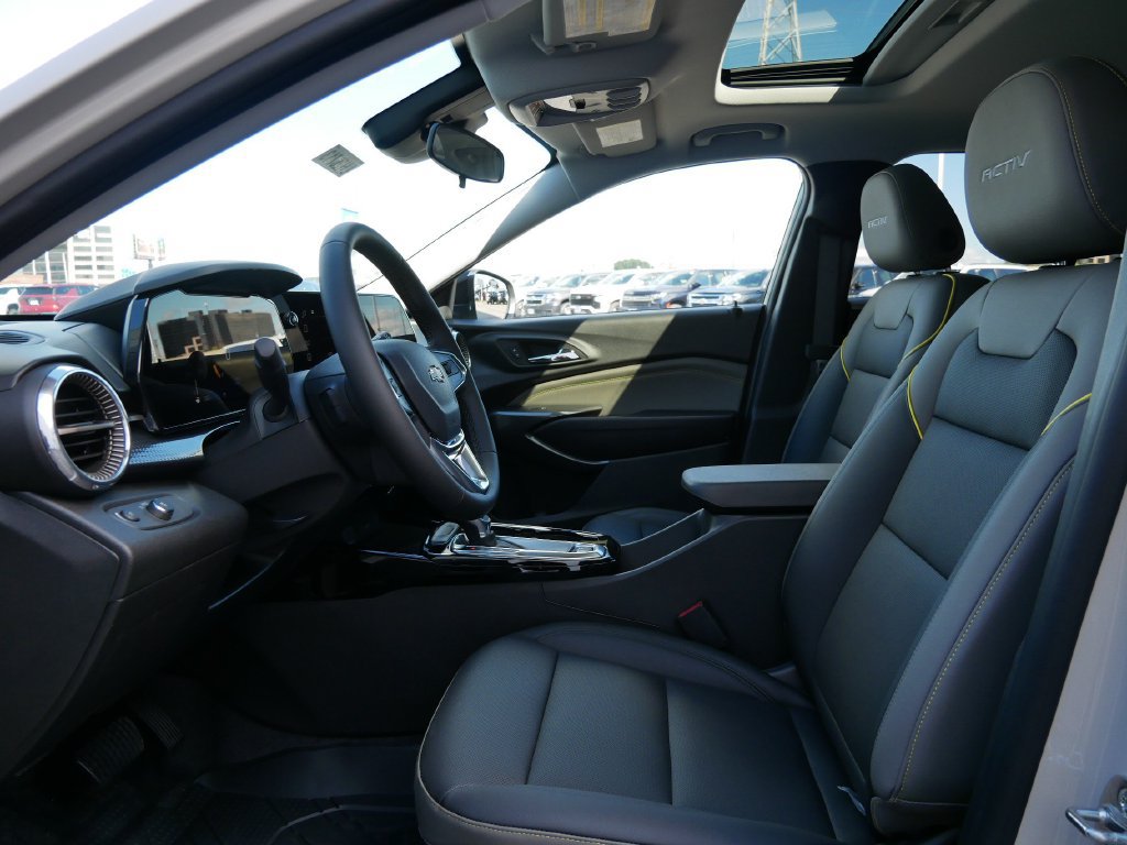 New 2026 Chevrolet Trax ACTIV w/ Sunroof Package FWD image 14