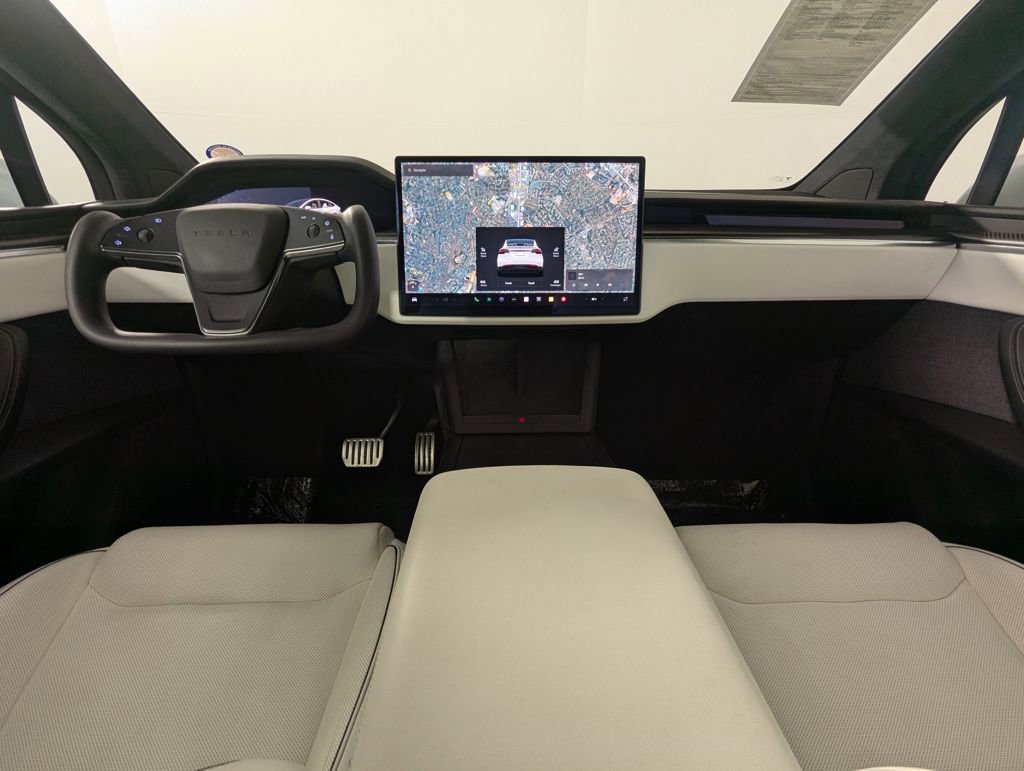 Used 2022 Tesla Model X Plaid image 5