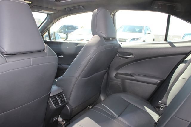 Certified 2025 Lexus UX 300h FWD image 9