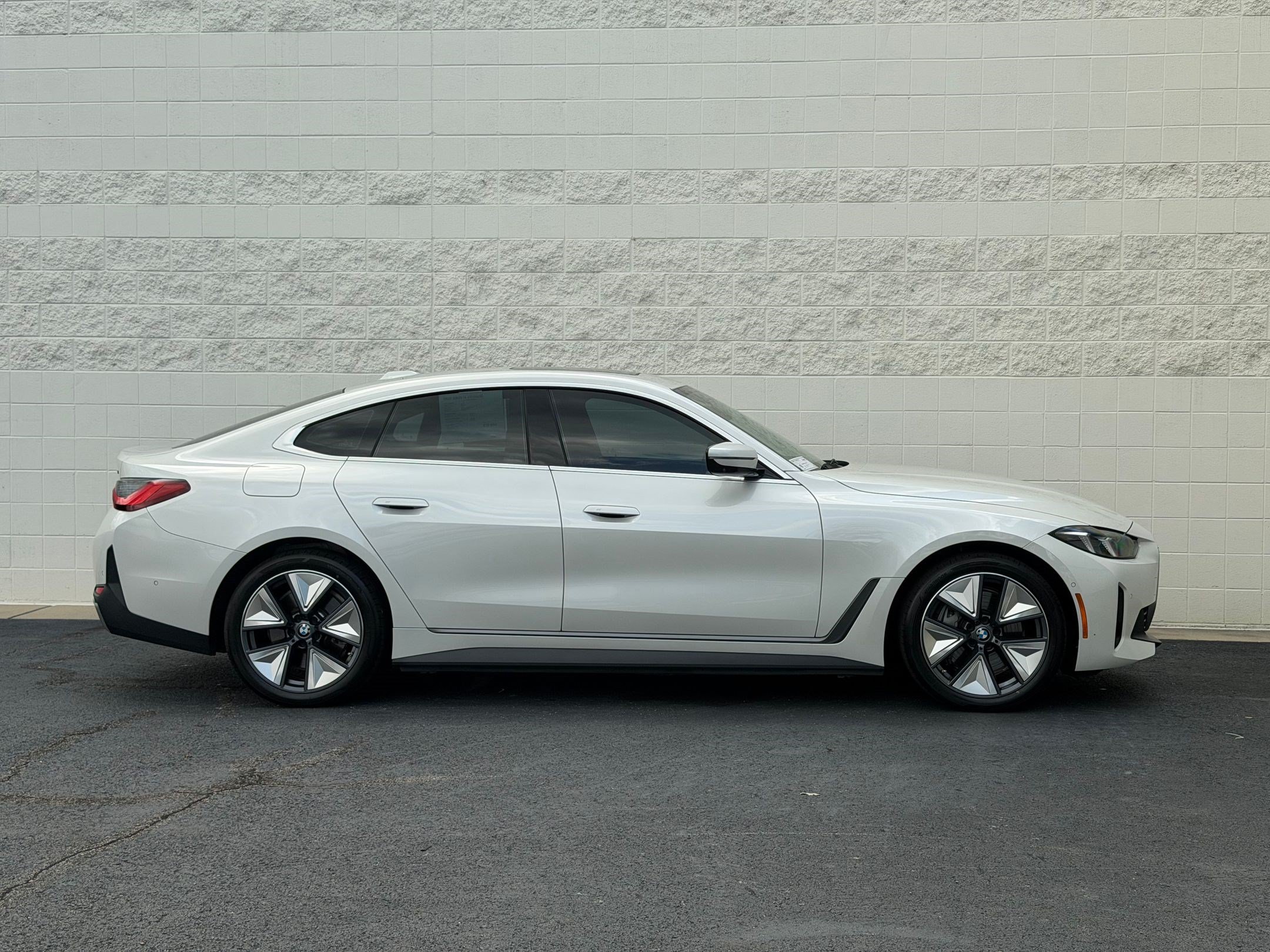 Certified 2025 BMW i4 eDrive40 w/ Premium Package RWD image 8