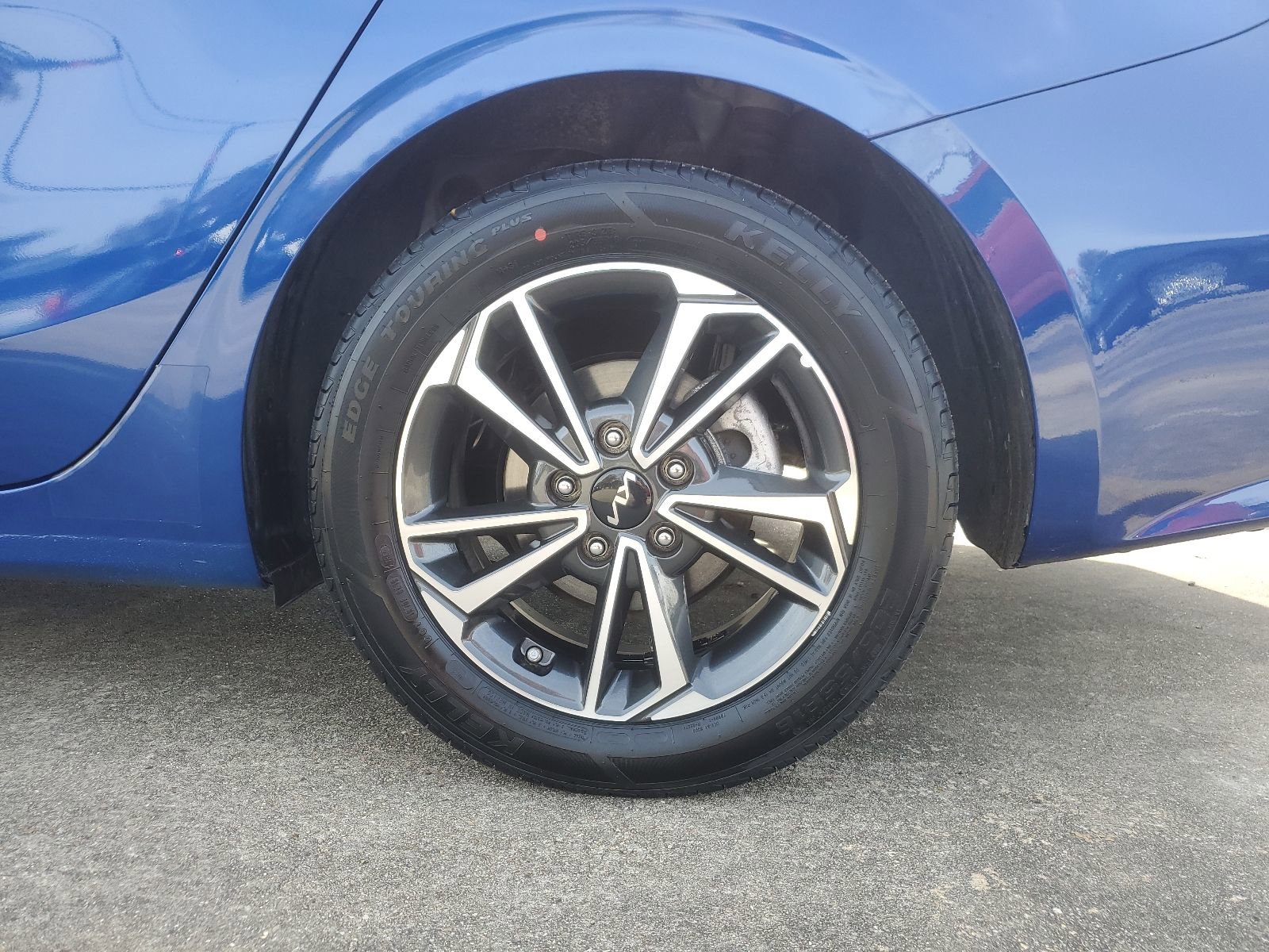 Used 2024 Kia Forte LXS image 7