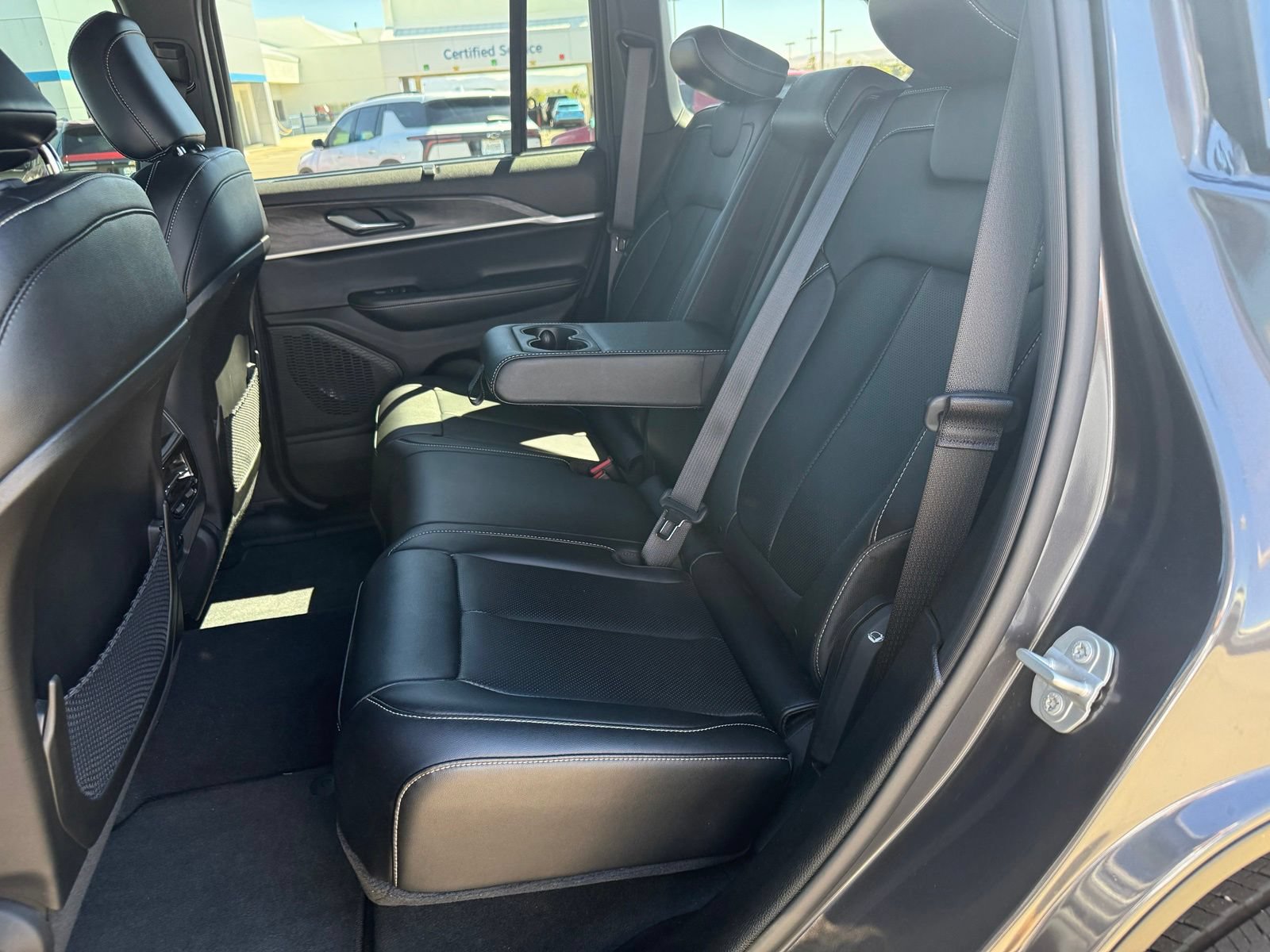 Used 2024 Jeep Grand Cherokee Limited w/ Luxury Tech Group II AWD/4WD image 35