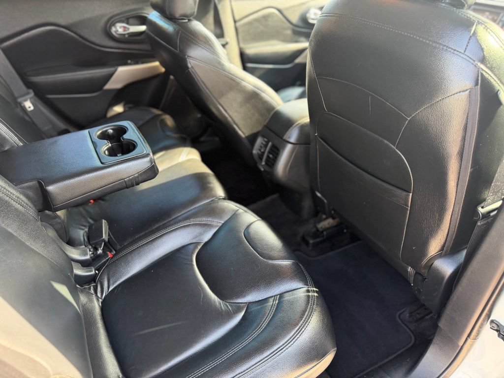 Used 2017 Jeep Cherokee Sport FWD image 10