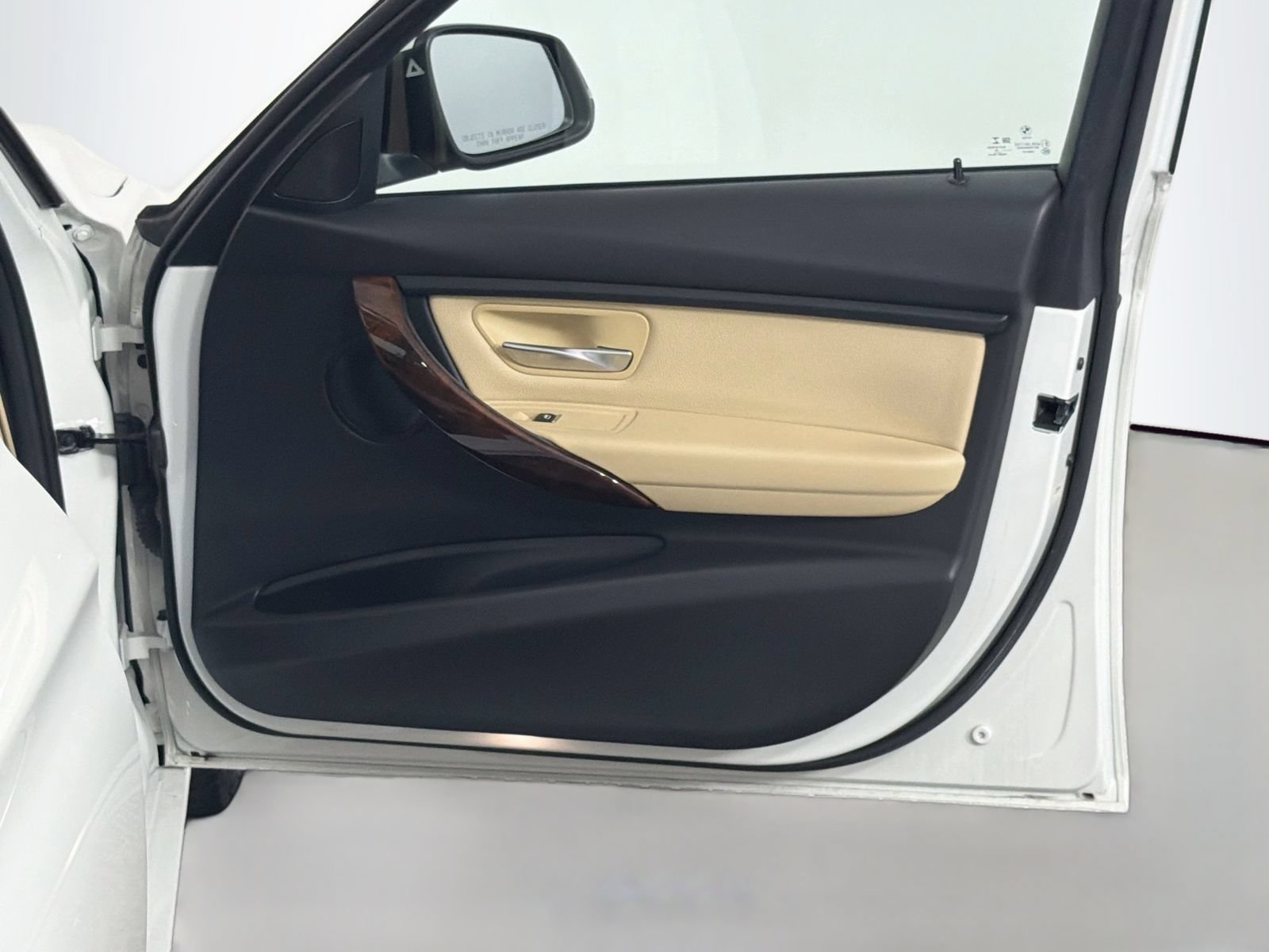Used 2018 BMW 320i Sedan RWD image 30