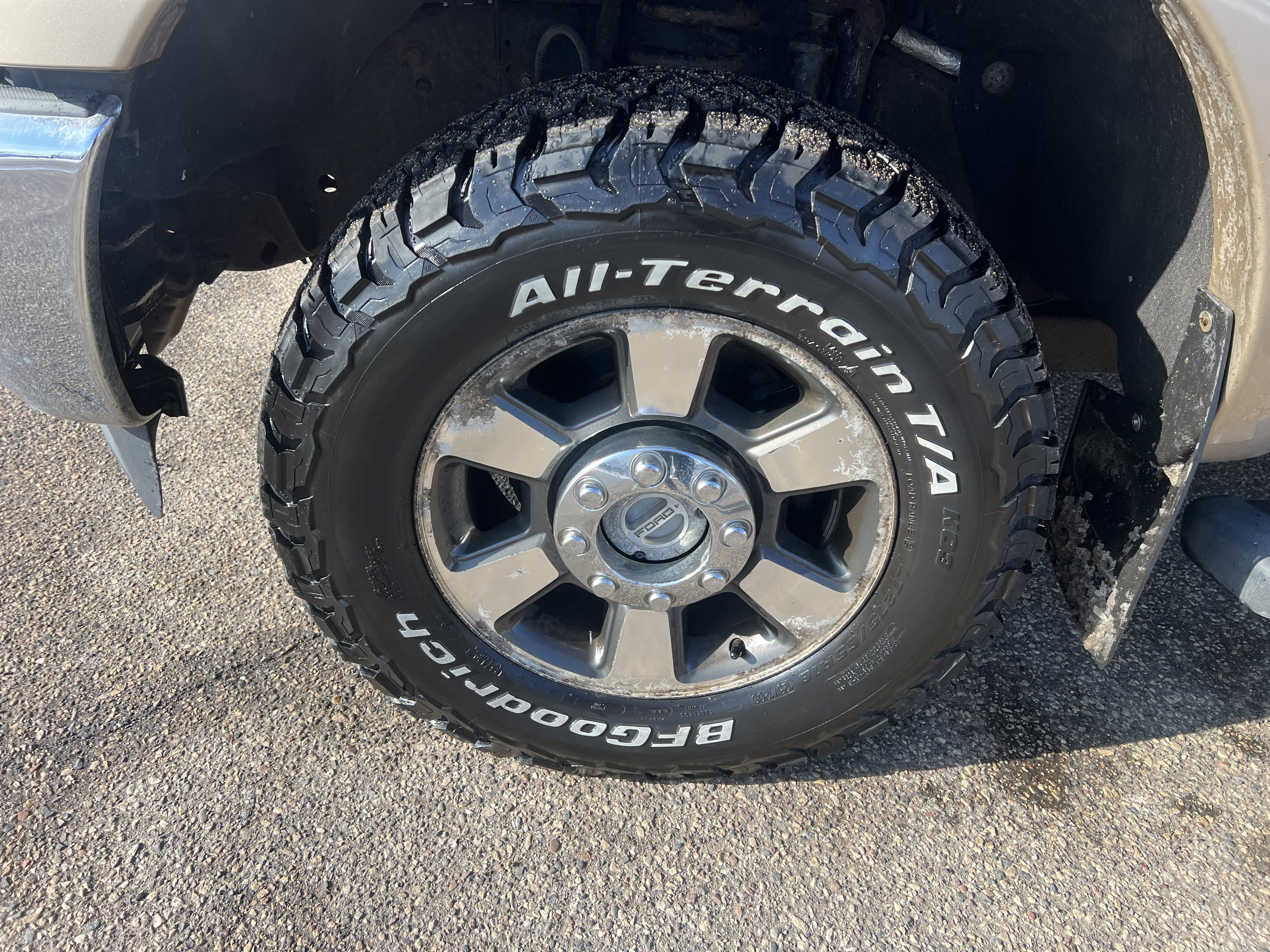 Used 2011 Ford F250 Lariat w/ Lariat Interior Pkg image 6