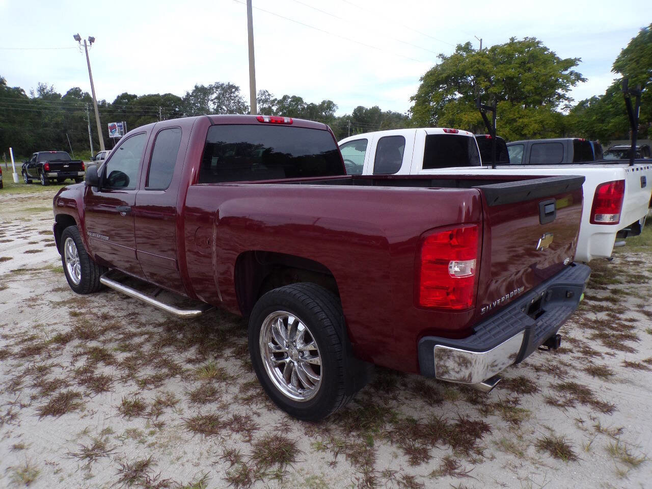 Used 2008 Chevrolet Silverado 1500 LT w/ EZ-Lift Tailgate Package image 4