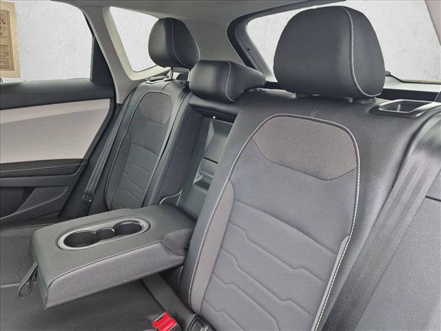 Used 2025 Volkswagen Taos SE FWD image 28