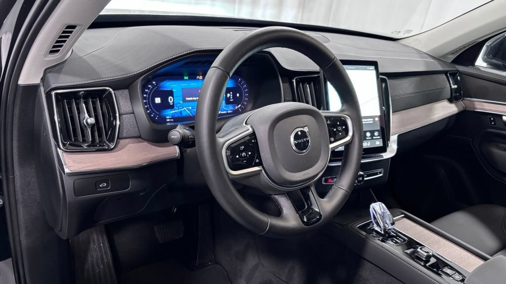 Certified 2025 Volvo XC90 B6 Plus AWD/4WD image 10