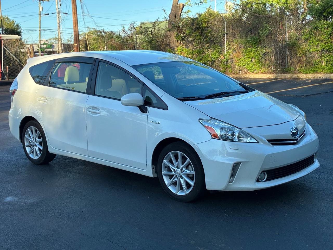 Used 2014 Toyota Prius V Five image 4