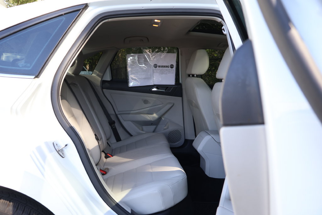 Used 2024 Volkswagen Jetta SE FWD image 45
